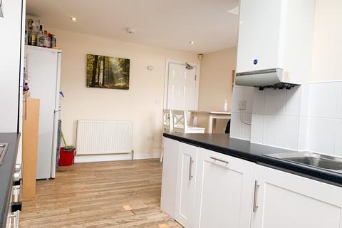 6 bedroom maisonette to rent, Springbank Road, Newcastle upon Tyne NE2