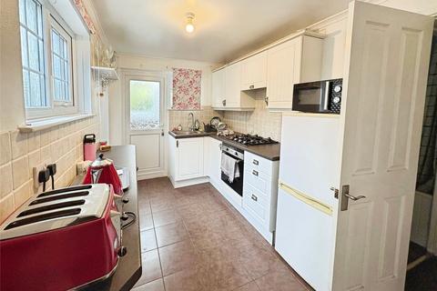2 bedroom semi-detached house to rent, Castle Road, PO30