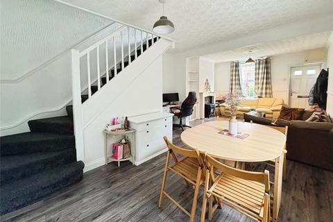 2 bedroom semi-detached house to rent, Castle Road, PO30