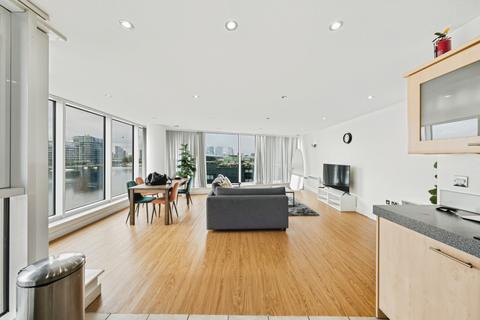 2 bedroom flat to rent, Western Gateway, London, E16