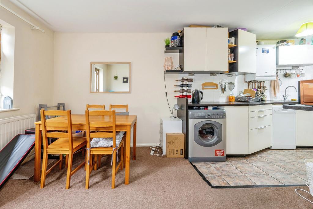 Kitchen/Dining
