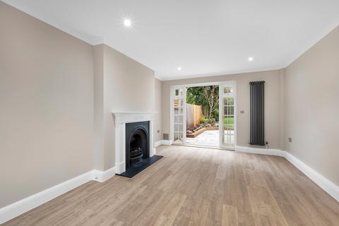 4 bedroom semi-detached house for sale, Oatlands Drive, Weybridge, KT13