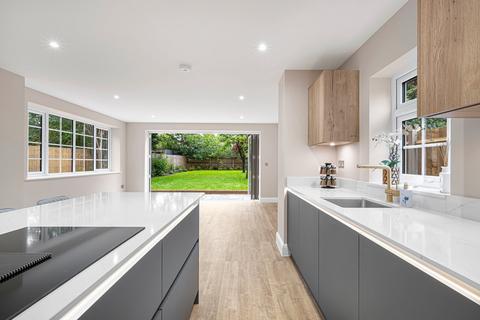 4 bedroom semi-detached house for sale, Oatlands Drive, Weybridge, KT13