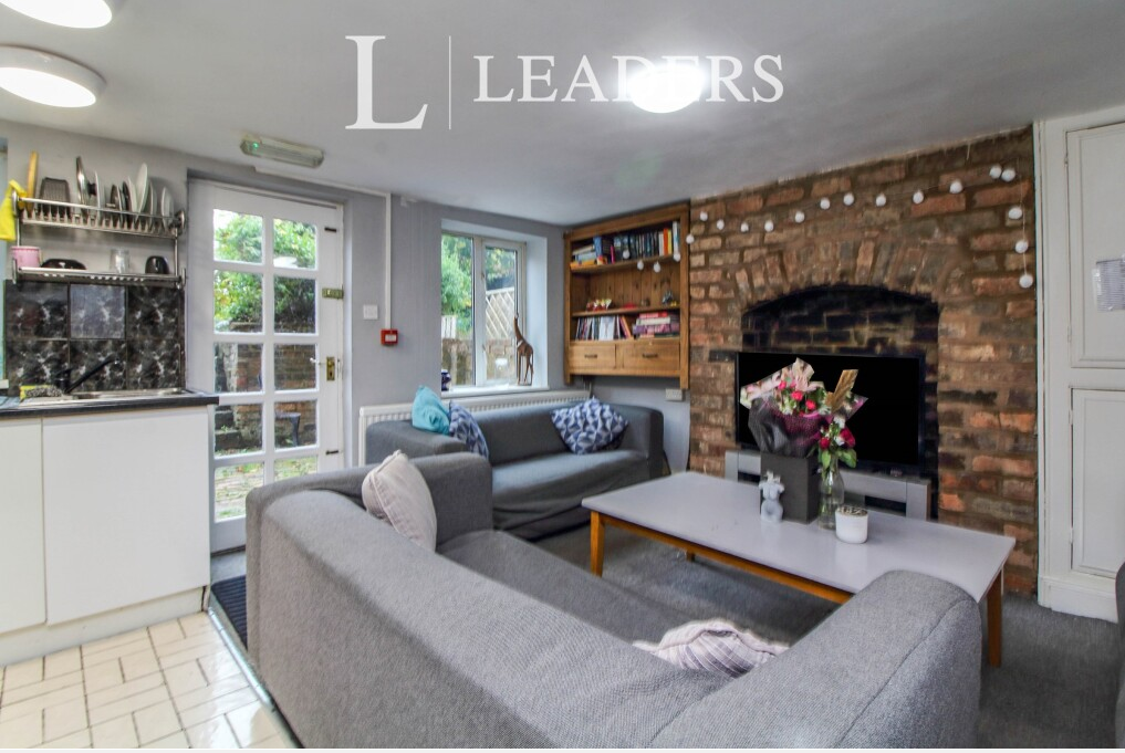 Lounge -  chestnut s