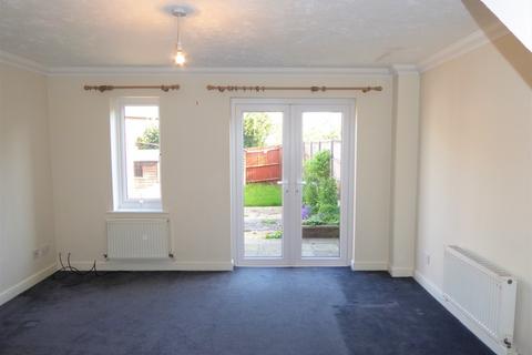2 bedroom terraced house to rent, Lorimer Close, Bedfordshire LU2