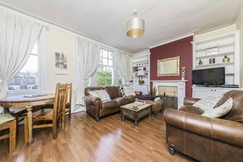 2 bedroom flat to rent, Cavendish Road, London SW12