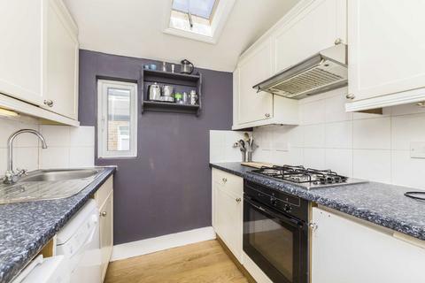 2 bedroom flat to rent, Cavendish Road, London SW12