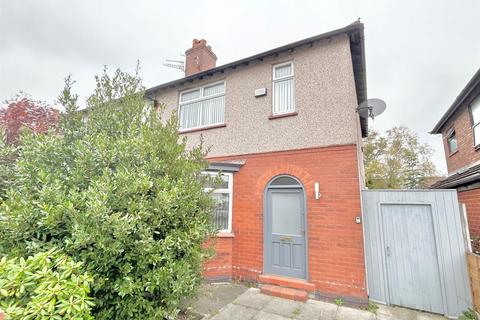 3 bedroom semi-detached house for sale, The Avenue, Leigh