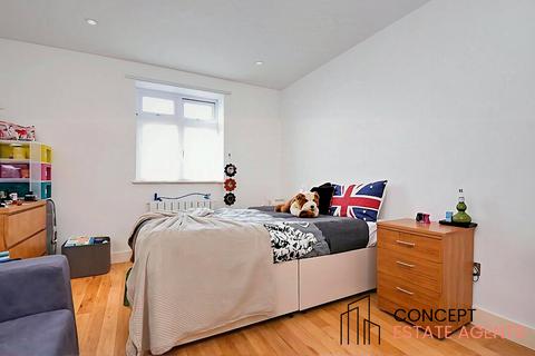 undefined, Harris Court, 429 Kingston Road, Surrey, KT19