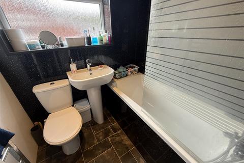 3 bedroom semi-detached house for sale, Yorkdale, Clarksfield, Oldham