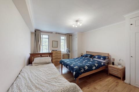 undefined, Cochrane Close, 27–37 Cochrane Street, London, NW8