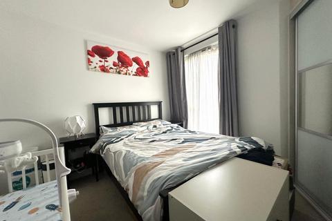 1 bedroom flat for sale, Adenmore Road, London, SE6