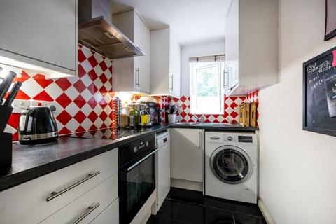 undefined, Burnham Gate, Guildford, GU1