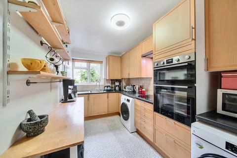 2 bedroom apartment for sale, Cat Hill, East Barnet, EN4