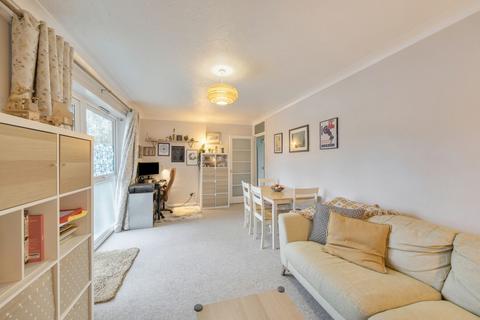 2 bedroom apartment for sale, Cat Hill, East Barnet, EN4