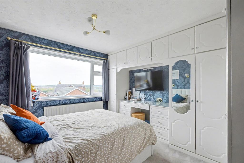 Bedroom 1 1.jpeg
