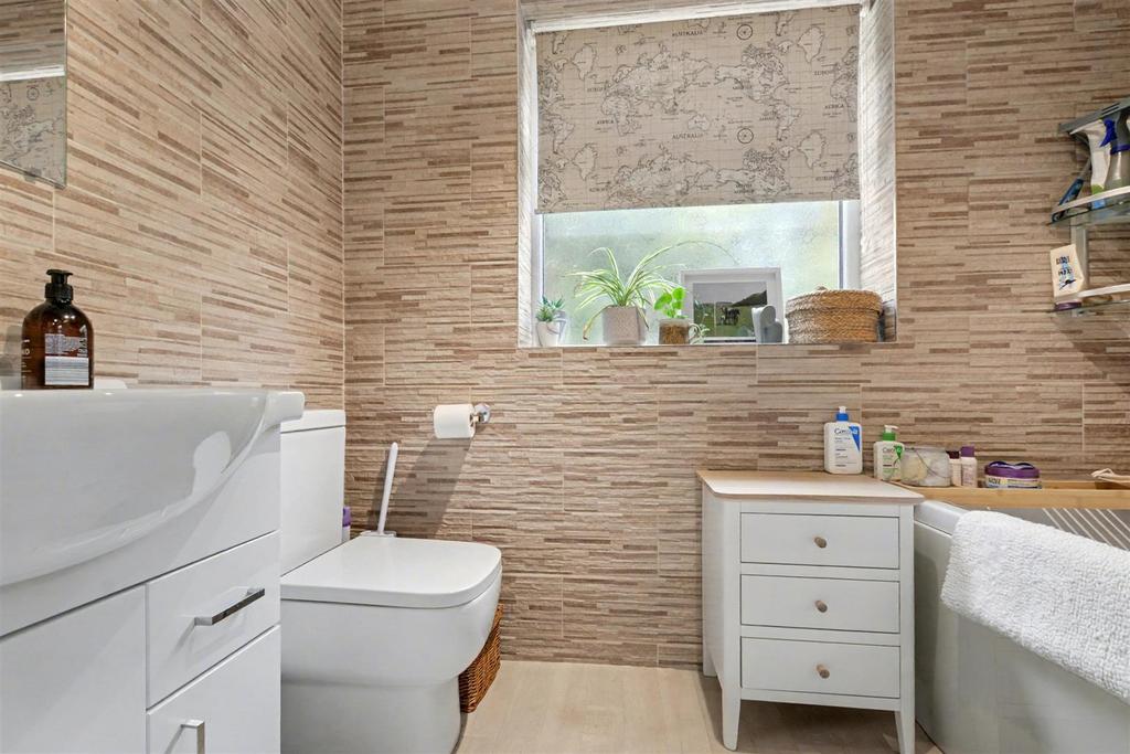 Bathroom 4.jpeg
