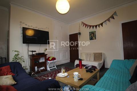 6 bedroom house to rent, Hessle Place, Leeds LS6