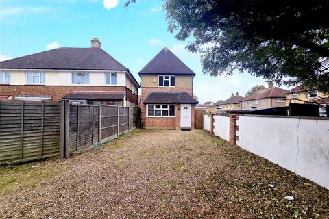 undefined, Walnut Close, Hayes, Greater London, UB3