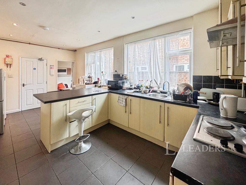 Kitchen 4