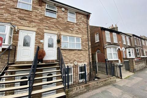 Victoria Street, Dunstable, Bedfordshire, LU6