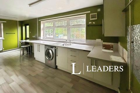 Bath Road, Silverdale, Newcastle, ST5