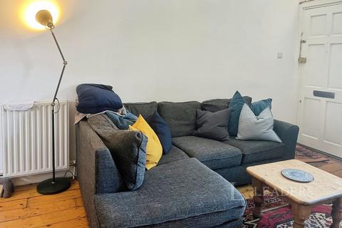 2 bedroom house to rent, Old Oak Street, M20