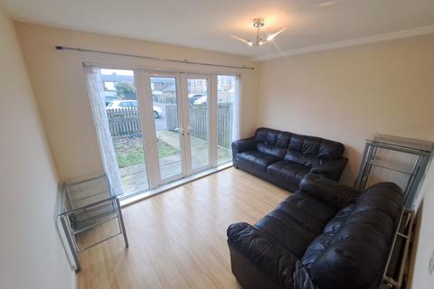 3 bedroom terraced house to rent, 3 bed 3 storey townhouse in Wavertree
