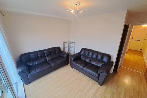 3 bedroom terraced house to rent, 3 bed 3 storey townhouse in Wavertree