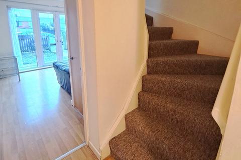 3 bedroom terraced house to rent, 3 bed 3 storey townhouse in Wavertree
