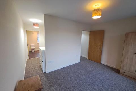 3 bedroom terraced house to rent, 3 bed 3 storey townhouse in Wavertree