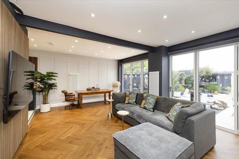 5 bedroom terraced house for sale, 19 Millerhill, Dalkeith, EH22