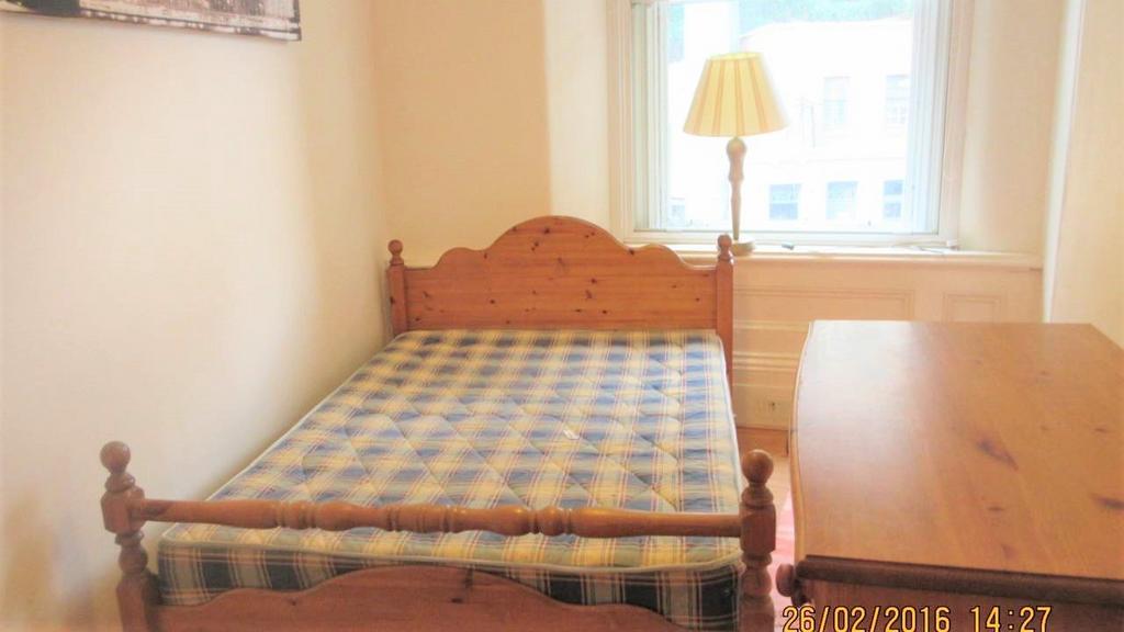 Bedroom 1a