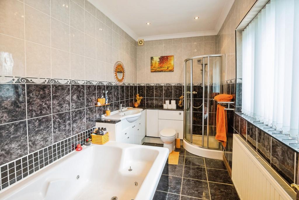 Bath/Shower Room
