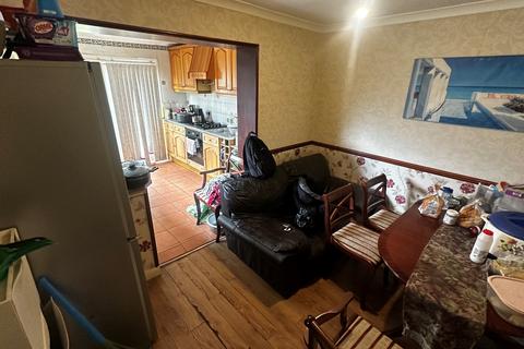 undefined, Eastcott Close, Luton, Bedfordshire, LU2
