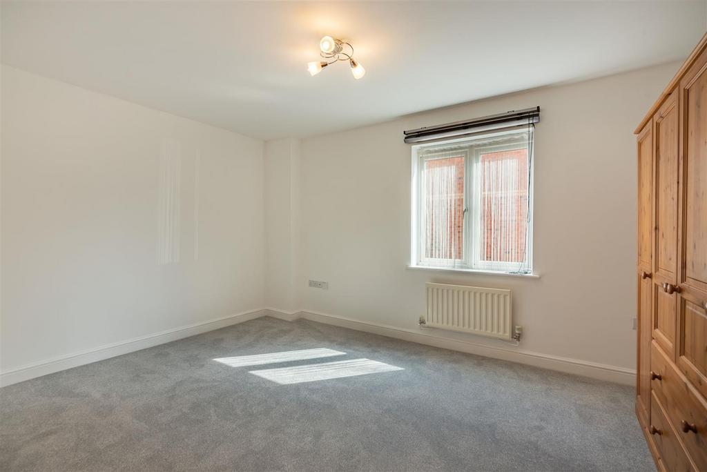 Bedroom 1.jpg