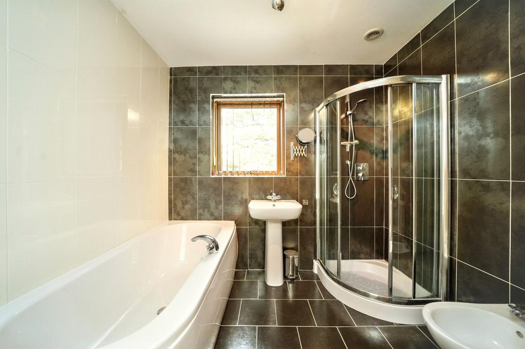 Main Bathroom
