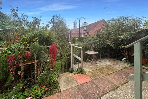 2 bedroom semi-detached house for sale, Conway Close, Wivenhoe, Colchester, CO7
