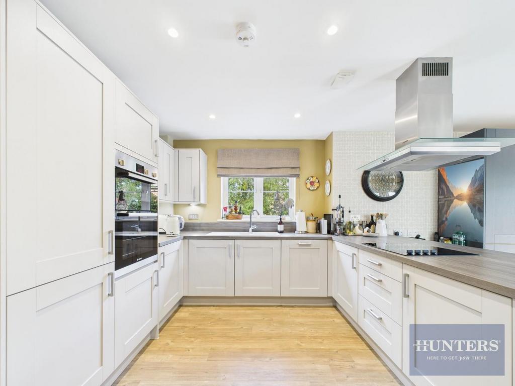 Kitchen / Breakfast Area