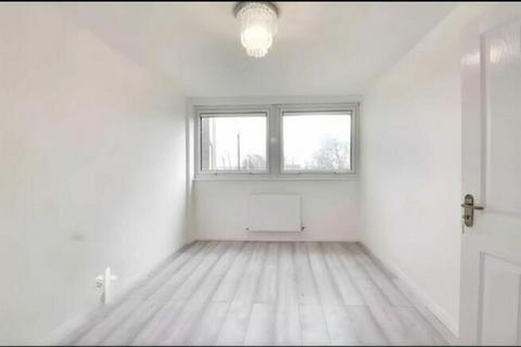 undefined, Whittingham Avenue, Southend-on-sea, SS2 4