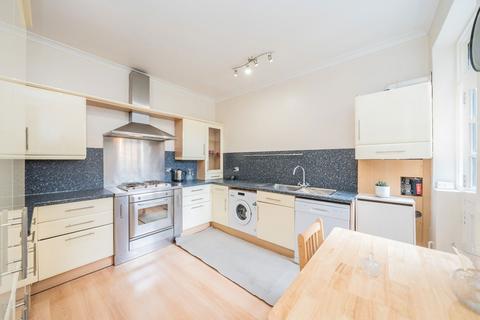 undefined, London Road, Isleworth TW7