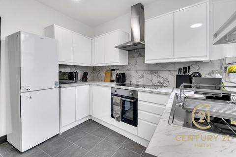 1 bedroom in a house share to rent, North Road, SOUTHALL UB1