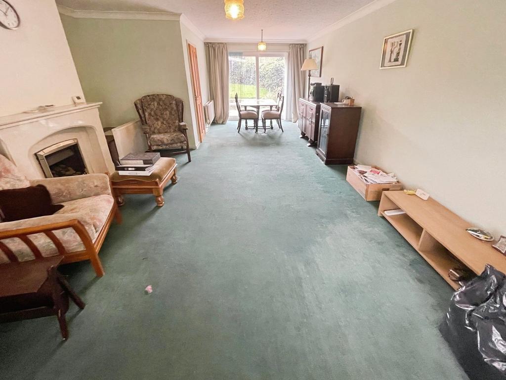 Lounge/Dining Room