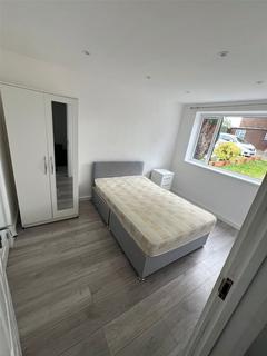 1 bedroom in a house share to rent, Wensleydale, Luton, Bedfordshire, LU2