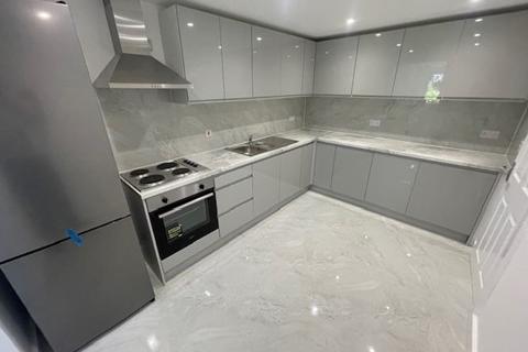 1 bedroom in a house share to rent, Wensleydale, Luton, Bedfordshire, LU2