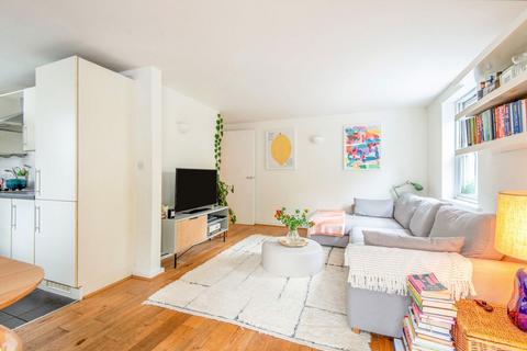 2 bedroom flat for sale, Martello Street, London E8
