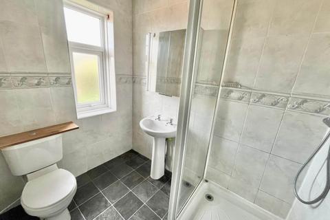 2 bedroom flat to rent, Railton Gardens, Gateshead NE9
