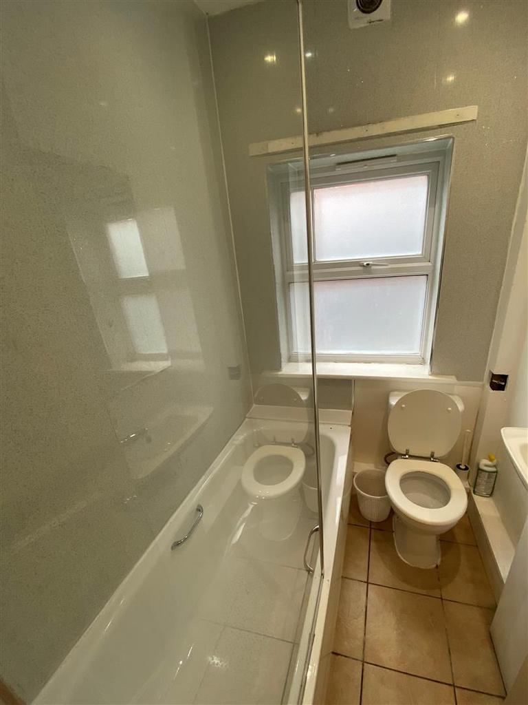 Bathroom ground floor