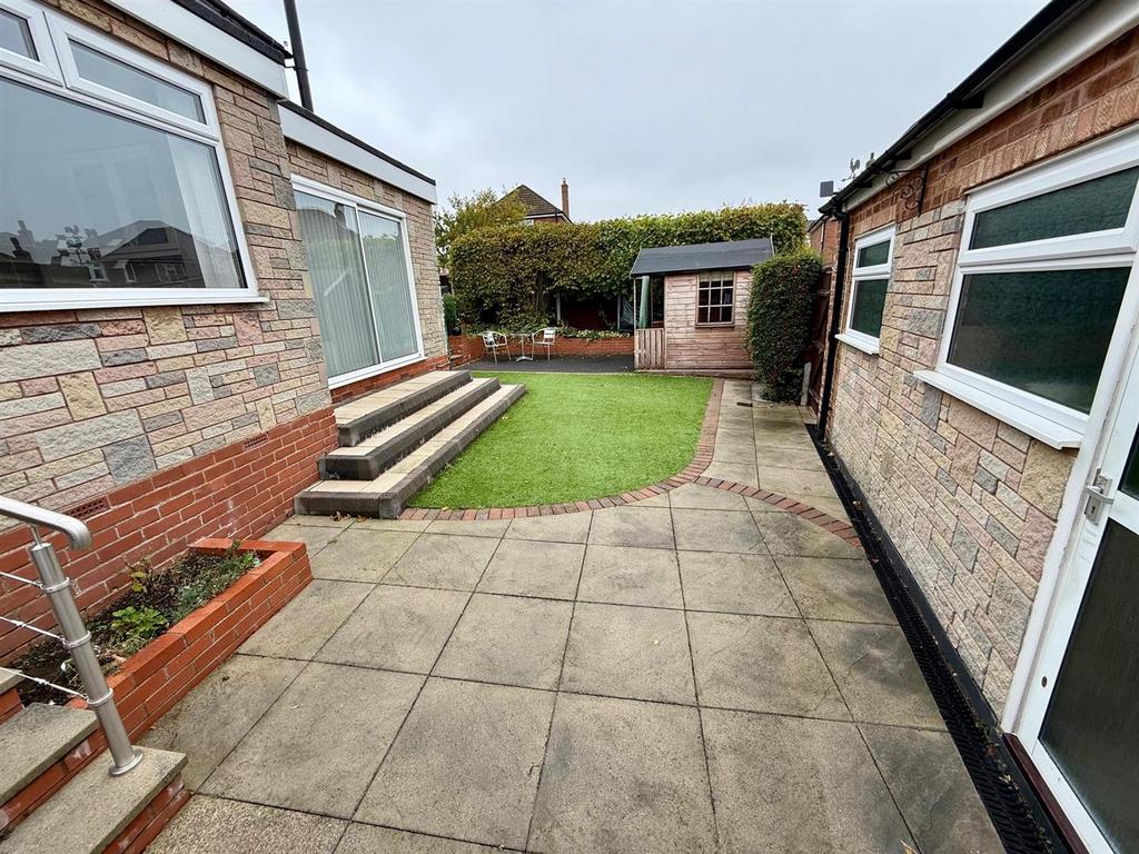 DR23 Garden.jpg