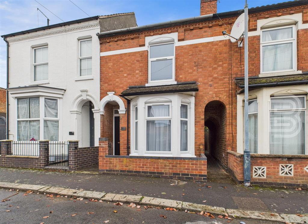 CAM05587 G0-PR0058-STILL003.jpg